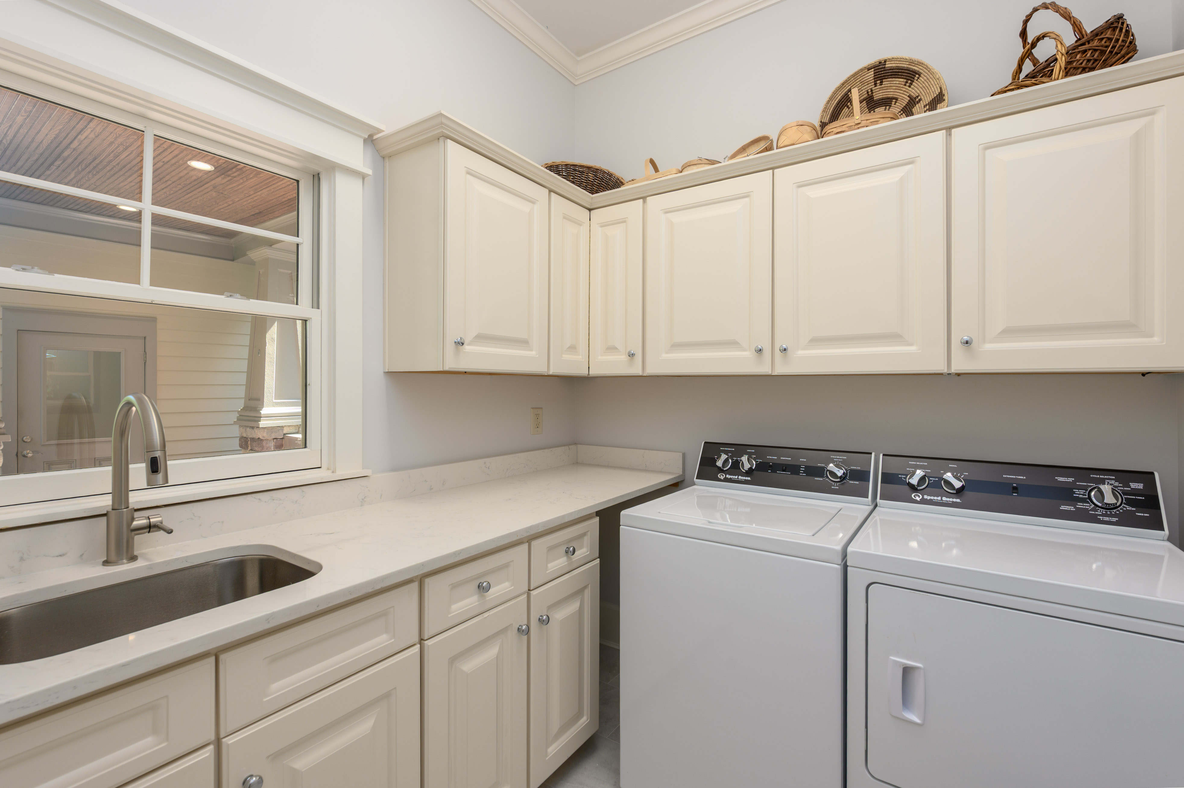 1030 Alanson Court image 24